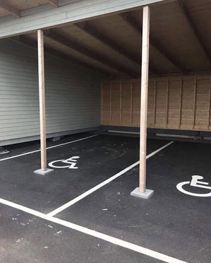 20 Architecture Fails - Pole blocking parking spot