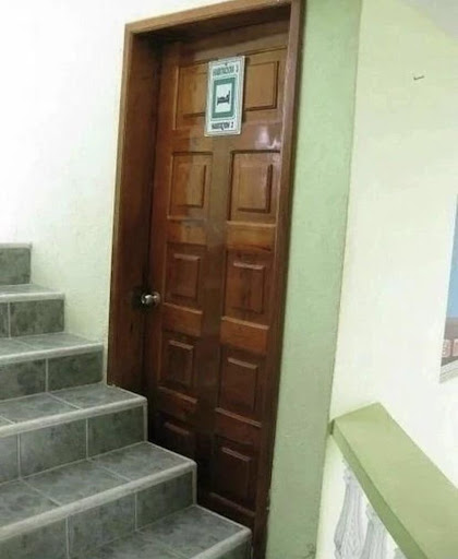 20 Architecture Fails - Door behind stairs