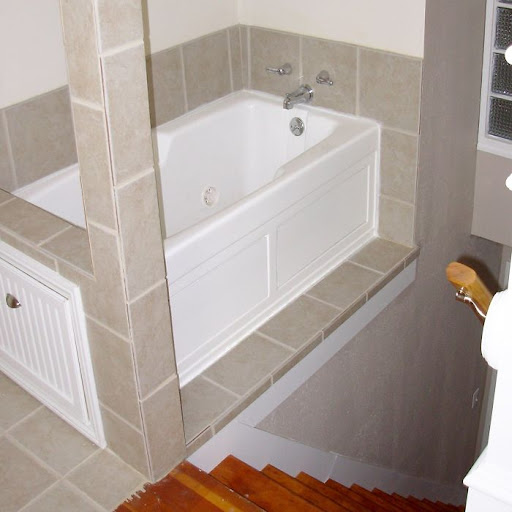 20 Architecture Fails - Bathtub on stairs