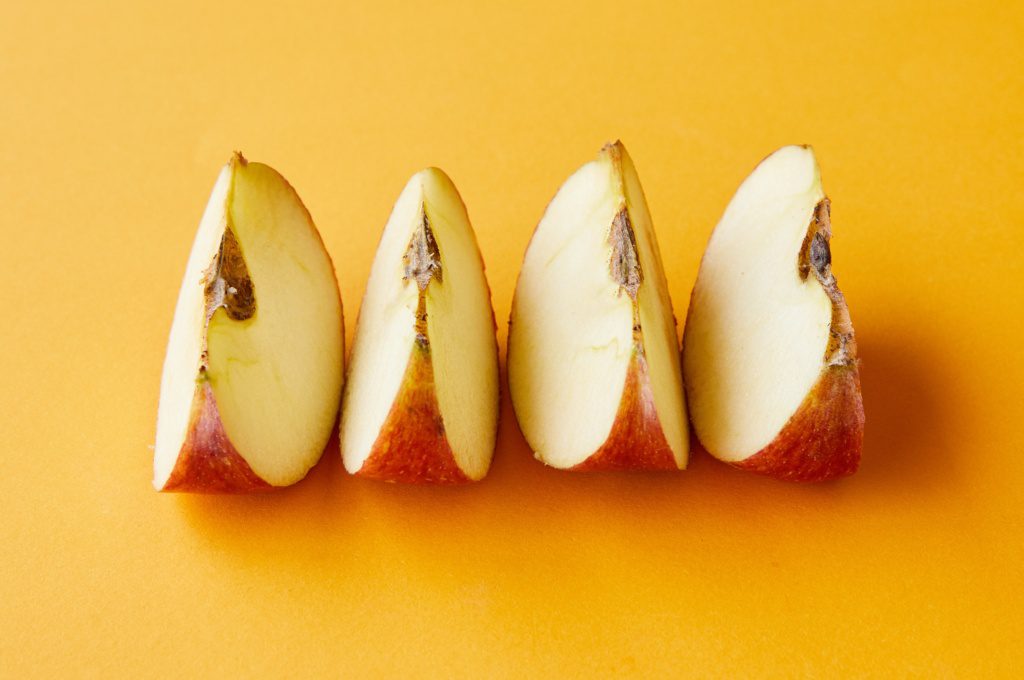 Apple seeds - 24 Harmful Foods For Pets