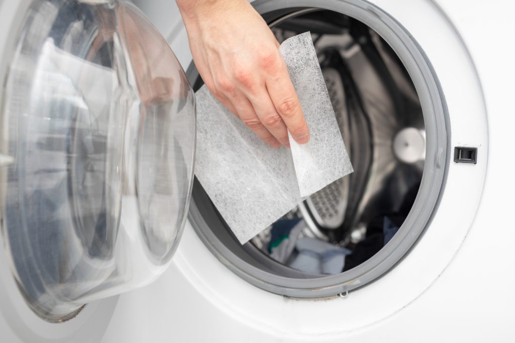 Place a dryer sheet - 28 Home Life Hacks To Make Life Easier