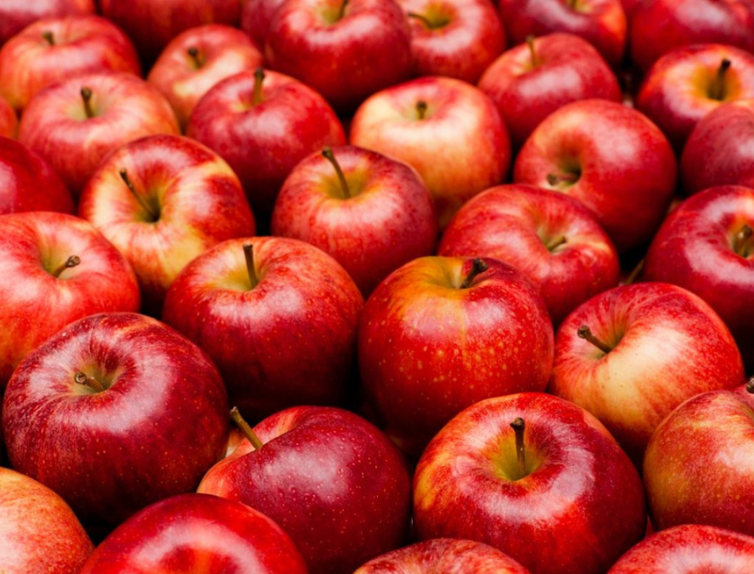 Foods That Will Help Lower Your Cholesterol: Apples